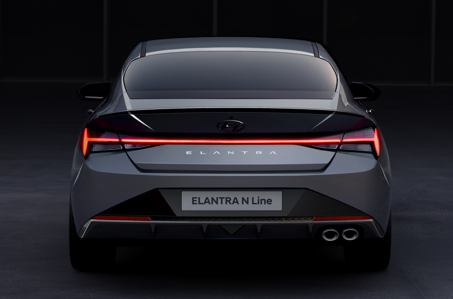 Hyundai Elantra N Line сзади