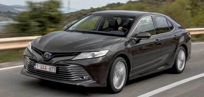 Toyota Camry стала российским бестселлером марки