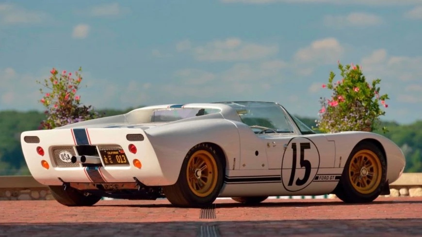 На аукцион выставлен Ford GT Roadster, участвовавший в гонках «24 часа Ле-Мана» леман 3