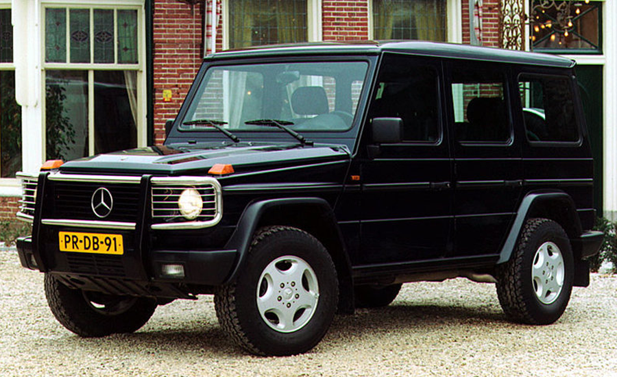 Легендарные внедорожники 90-х годов: крутые для "крутых" 3 Mercedes-Benz G-Class 1990 года
