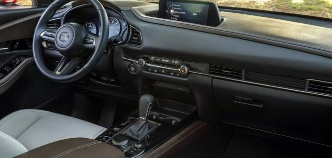 Mazda CX-30 получит Android Auto и Apple CarPlay, но без управления с тачскрина