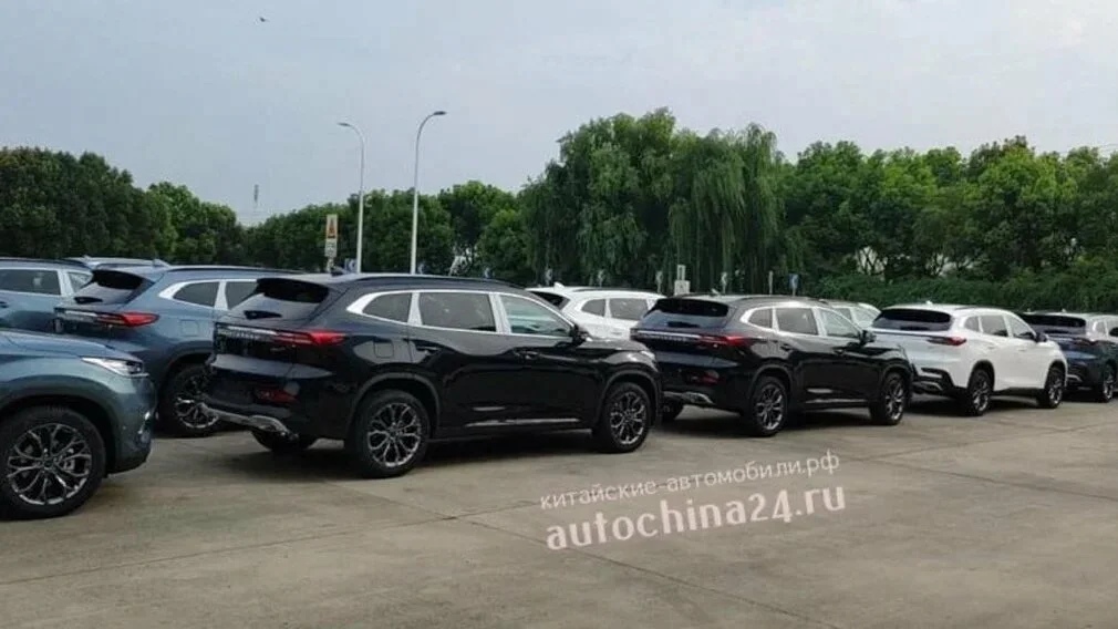 Появились фотографии кроссовера CheryExeed TXL для России эксид 3
