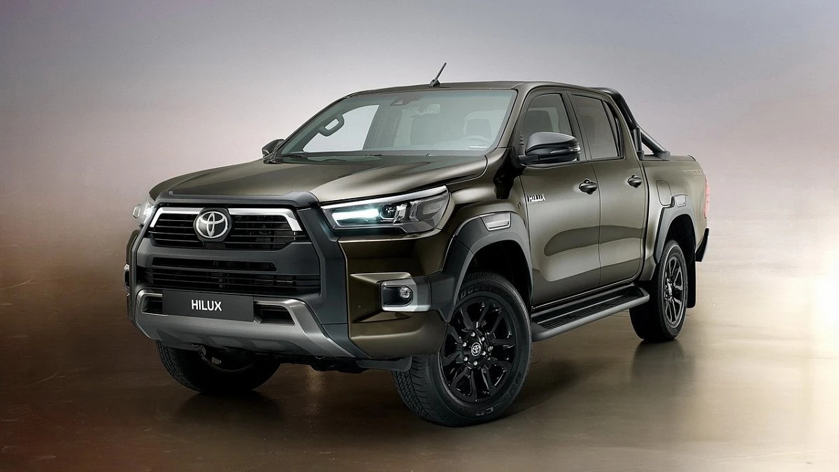 В России сертифицированы две рестайлинговые модели Toyota тойота 1