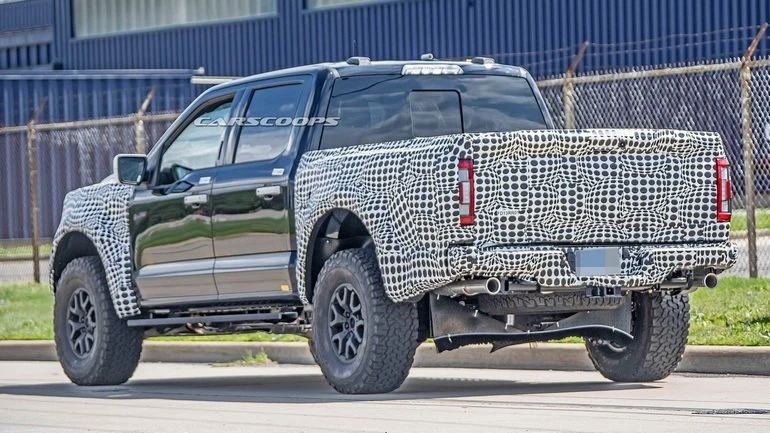 В США замечен новый Ford F-150 Raptor раптор 4