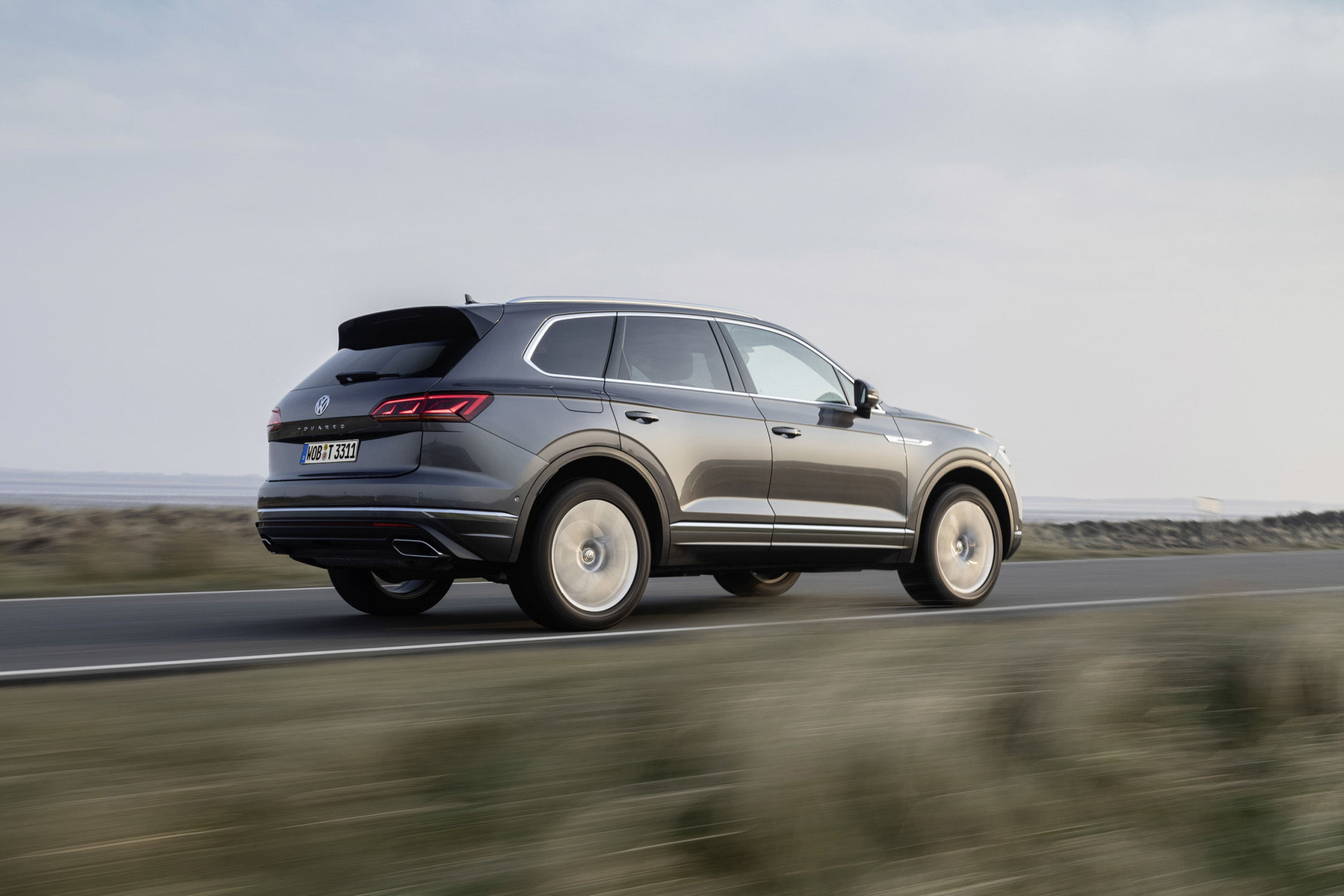 Прекращается выпуск одной из модификаций кроссовера Volkswagen Touareg е туарег 2