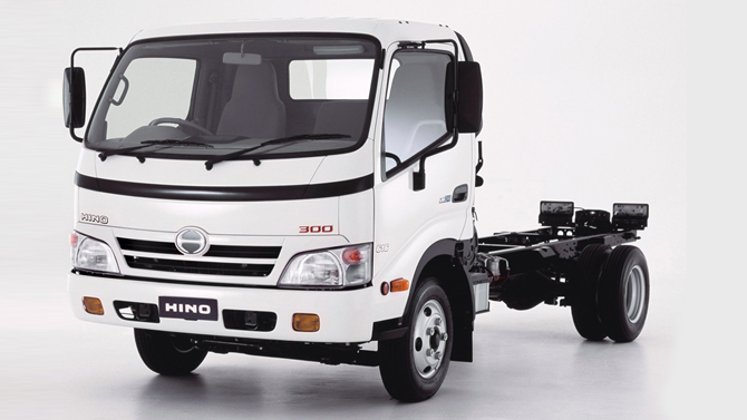 HINO 300