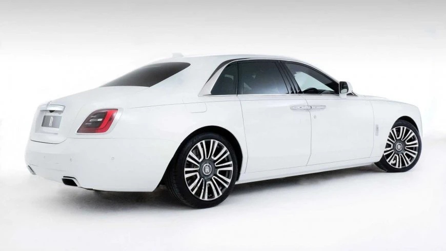 Представлен новый Rolls-Royce Ghost е роллс 3