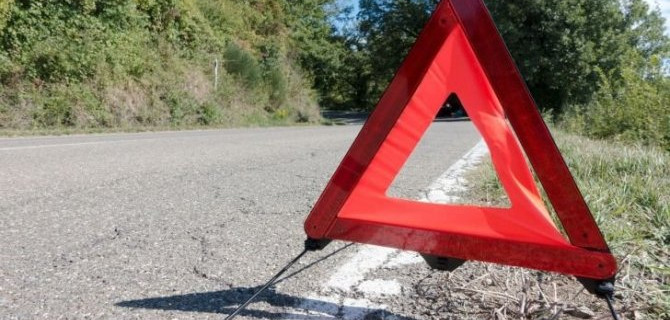 Два человека погибли при опрокидывании машины в Приамурье