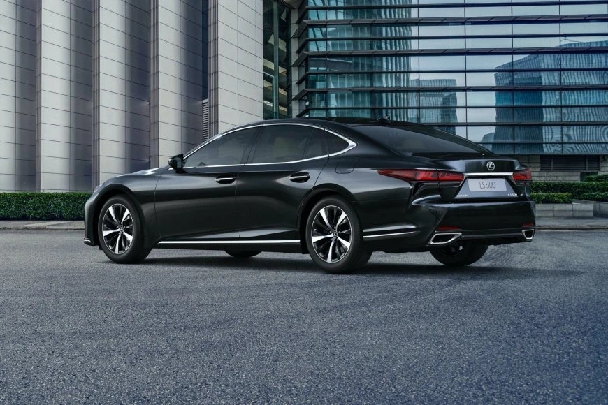 Представлен обновлённый седан Lexus LS а лексус 3