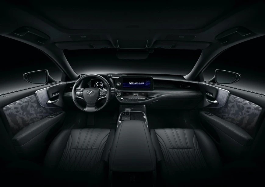 Представлен обновлённый седан Lexus LS а лексус 2