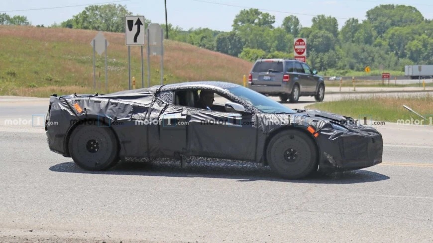 Начались испытания «заряженной» версии нового Chevrolet Corvette ш корвет 2