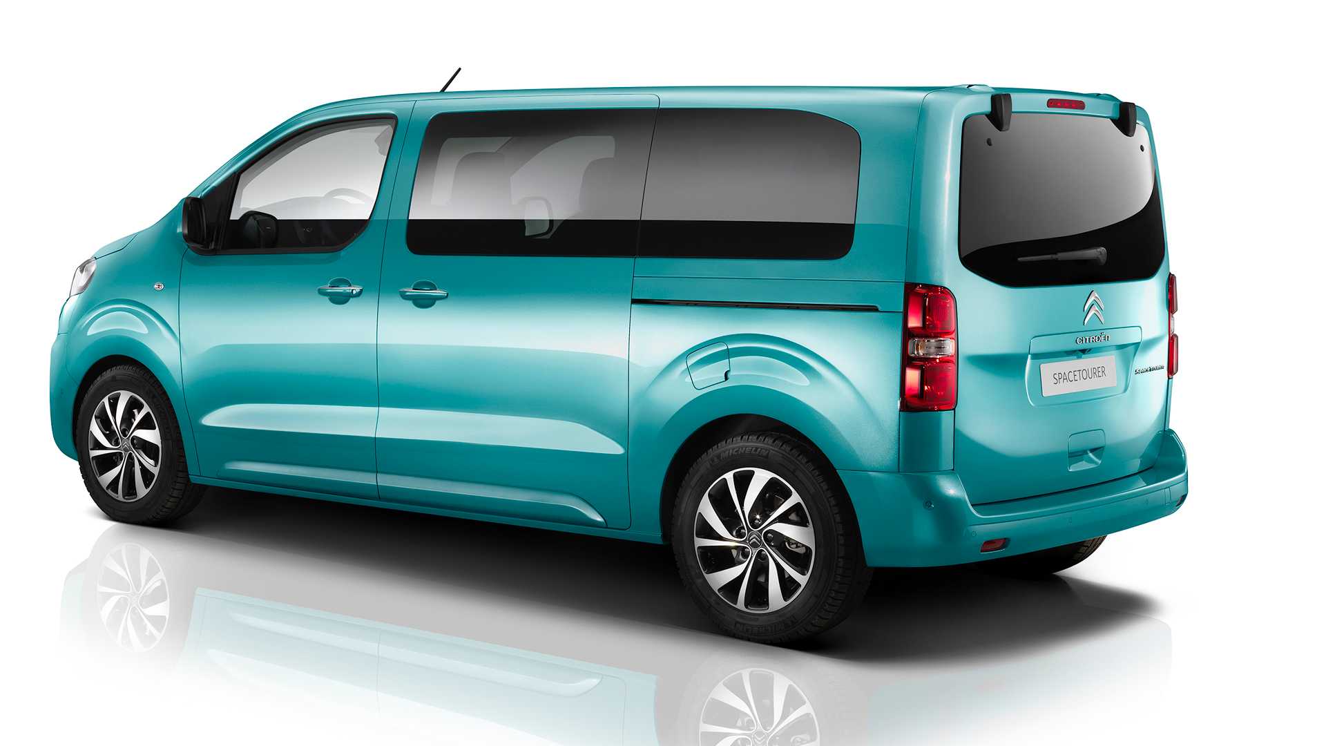 В России появились новые модификации двух французских LCV Citroen SpaceTourer 2