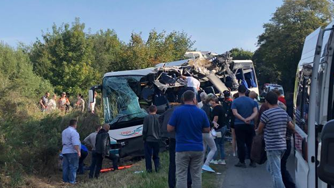 Под Калининградом столкнулись автобус и грузовик — семеро погибших, в том числе ребёнок ДТП с автобосом под Калининградом