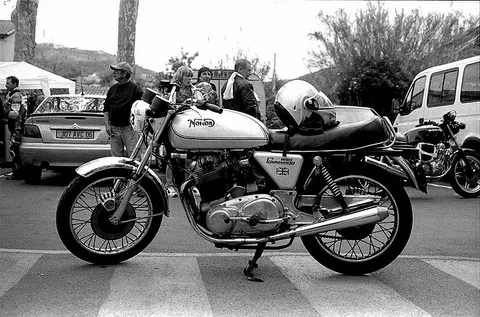 Norton Commando 850 Interstate 4