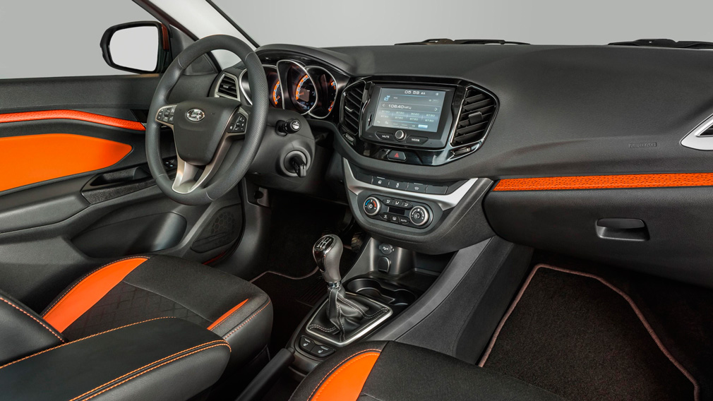 Lada Vesta SW Cross салон