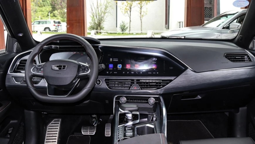В Россию привезли кроссоверы Geely Tugella джили 3