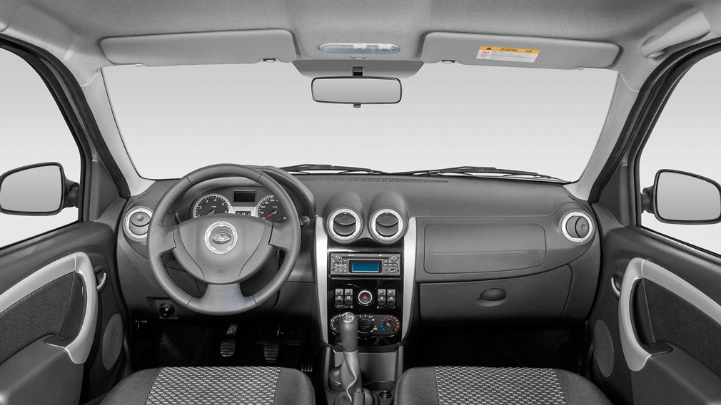 Топ-3 новых автомобилей для пожилых людей 3 Lada Largus салон