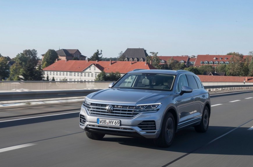 Volkswagen Touareg получил две гибридные модификации туарег 3