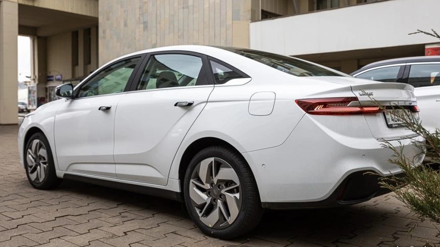 Обнародована цена электромобиля Geely Geometry белорусской сборки джили 3