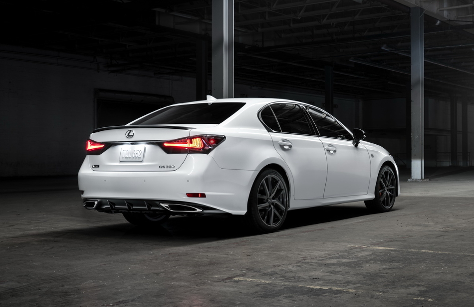 Две модели Lexus получили новое исполнение лексус 5