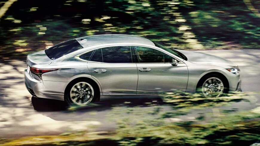 В продажу поступил обновлённый Lexus LS лексус 3