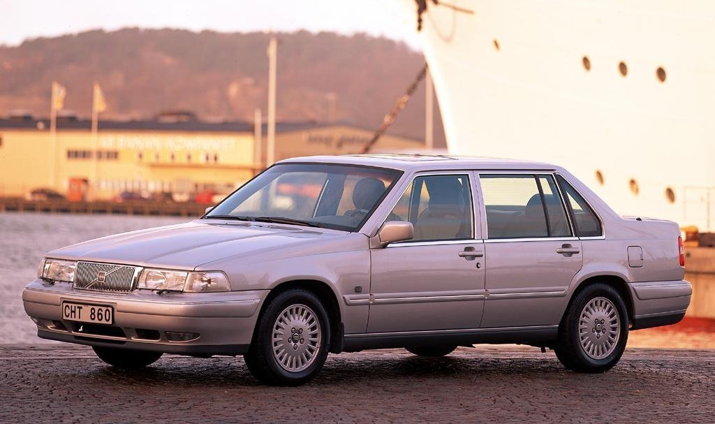 «Отступники»: топ-5 моделей, сменивших задний привод на передний Volvo S90 1996