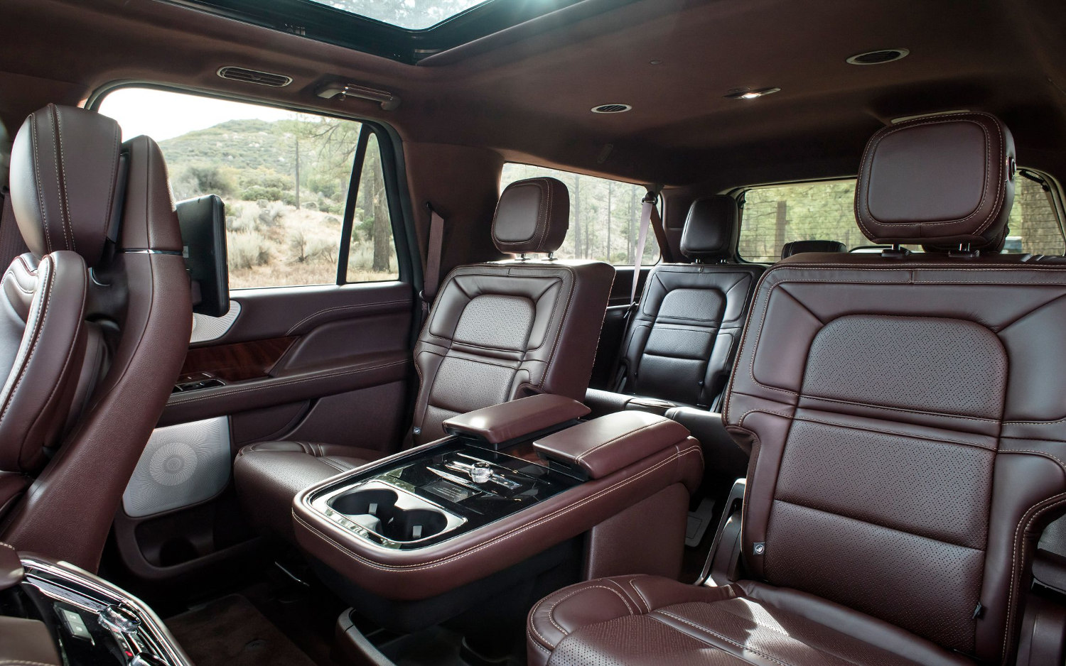 Lincoln Navigator получил новое исполнение линкольн 4