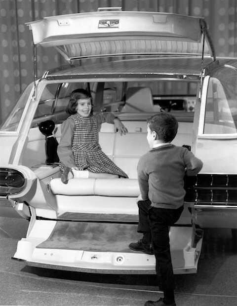 8 Настоящее заднее сидение на Ford Aurora