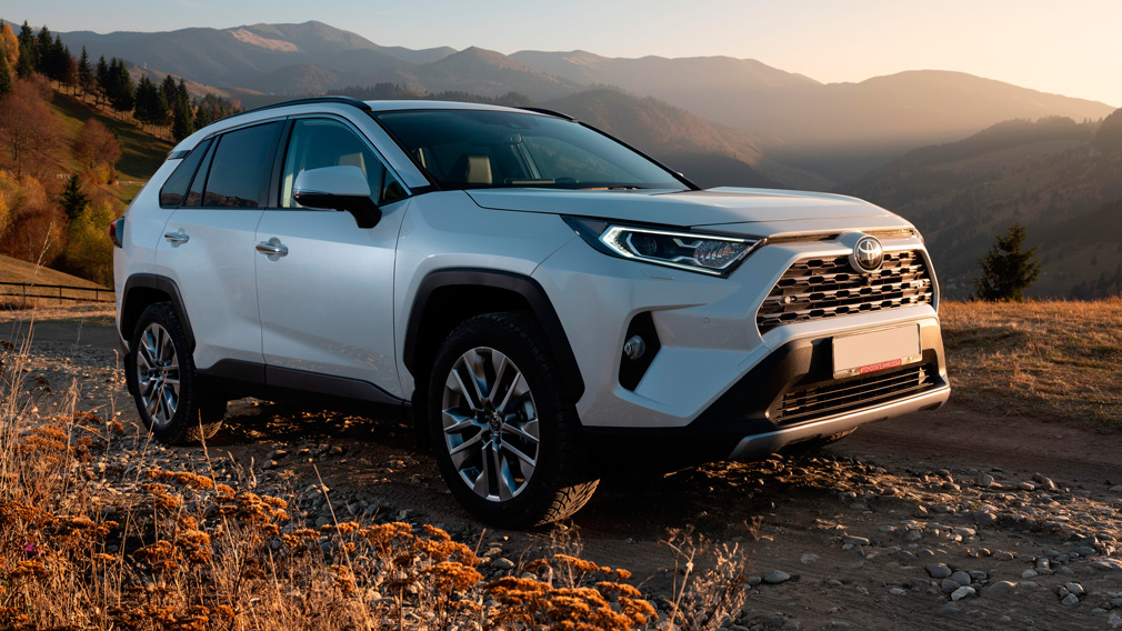 4 Toyota RAV 4