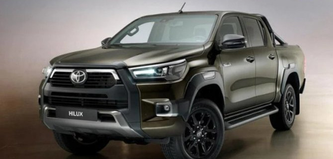 В России появилась бензиновая версия Toyota Hilux