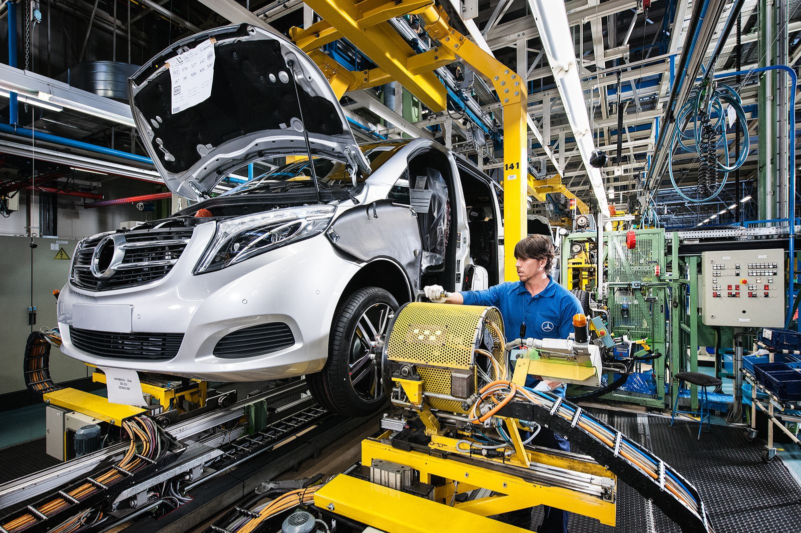 Концерн Daimler-Benz AG будет переименован даймлер 1