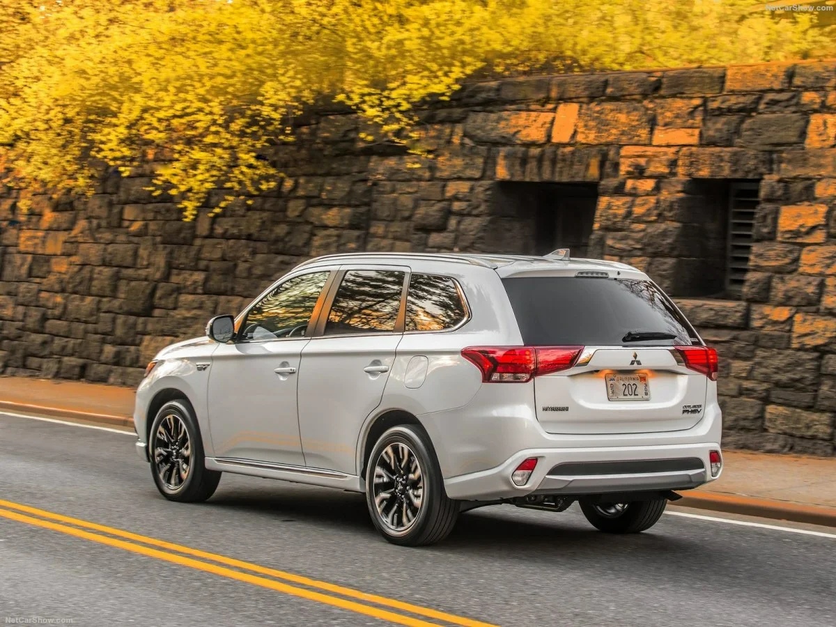 Скоро представят новый Mitsubishi Outlander аутлендер 3