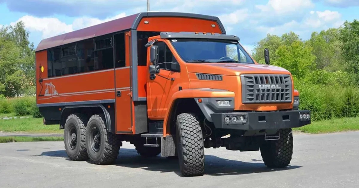 В России представлен внедорожный автобус «Урал Берлога» урал