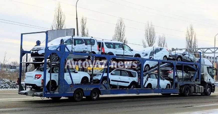 Начались поставки дилерам универсалов Lada Largus FL ларгус 2