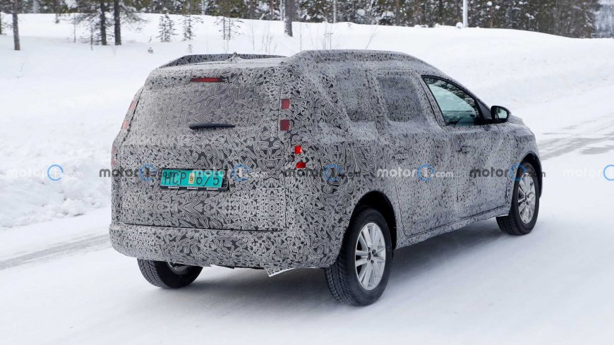 Начались испытания нового универсала Dacia Logan дакия логан 2