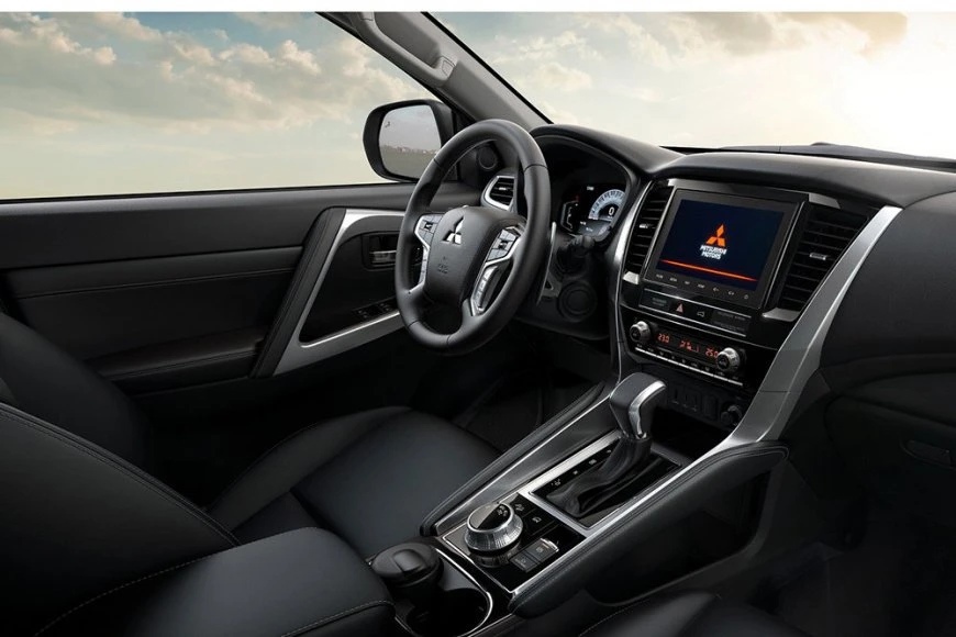 В начале весны в России представят новый Mitsubishi Pajero Sport пажеро 2