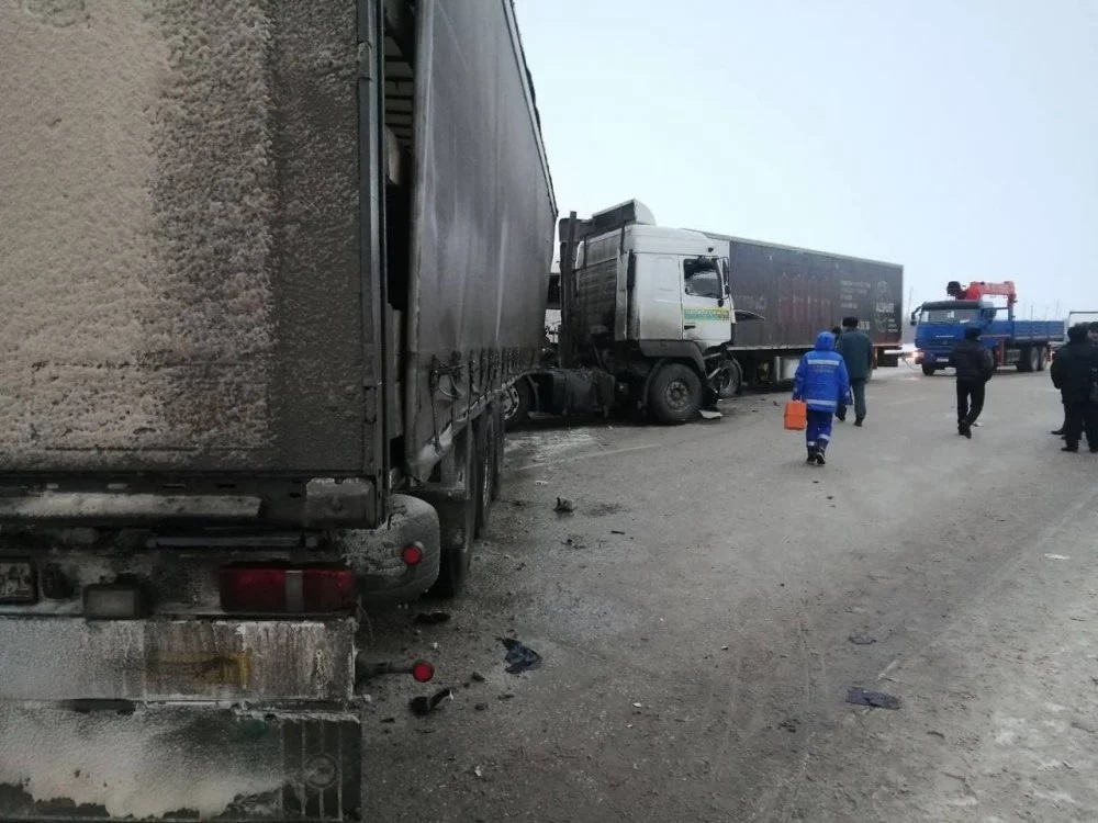 В ДТП с фурами в Марксовском районе Саратовской области погиб ребенок В ДТП с фурами в Марксовском районе Саратовской области погиб ребенок (2)