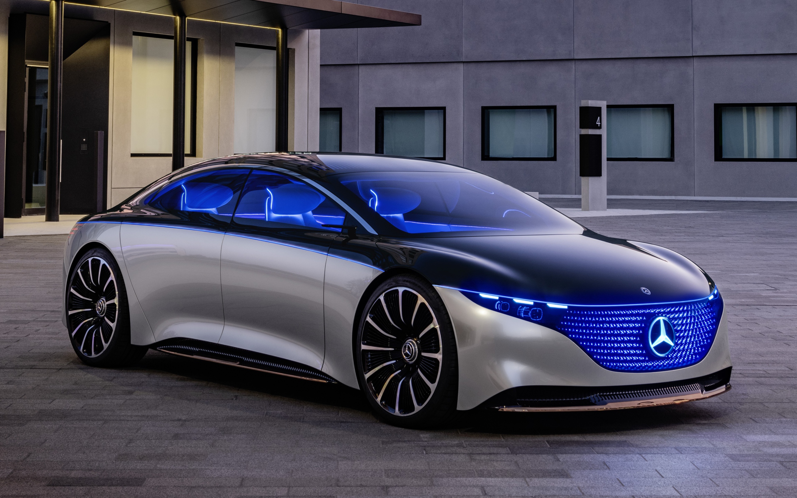 В Mercedes-Benz рассказали об инновационной "мультимедийке" мбух 5